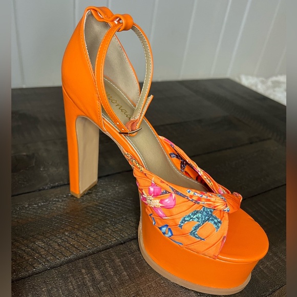 Lemonade Platform Heel Sandals, On Point, Size 6 - Picture 4 of 9